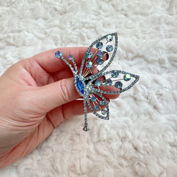 Gorgeous Blue Butterfly Crystal Brooch - Picture 2 of 6